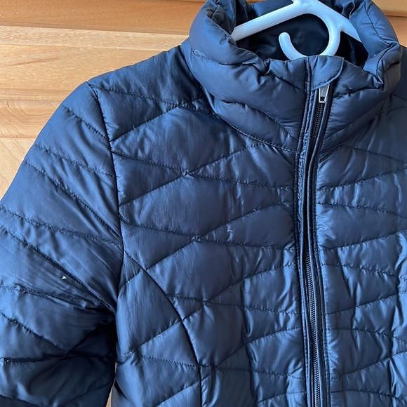 Women’s Patagonia Winter Coat - Picture 2 of 8